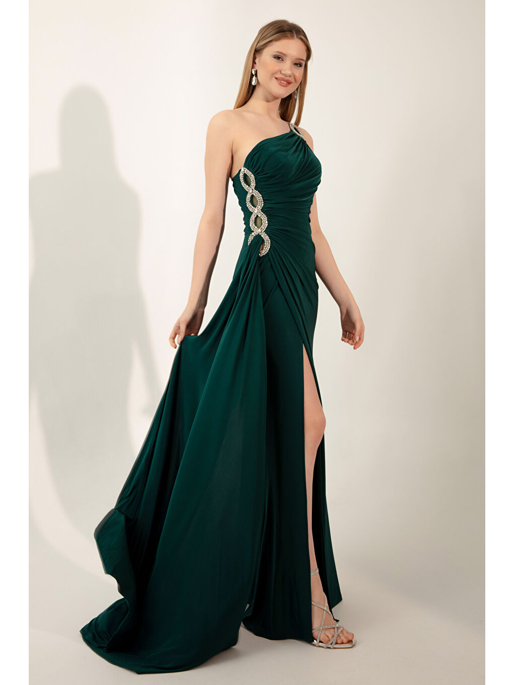 Kadın Zümrüt Yeşili Tek Omuzlu Taşlı Uzun Abiye Elbise-2