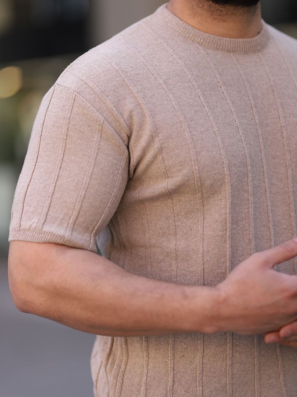 Bej Bisiklet Yaka Kabartma Triko Örme  Kısa Kollu Tişört-2