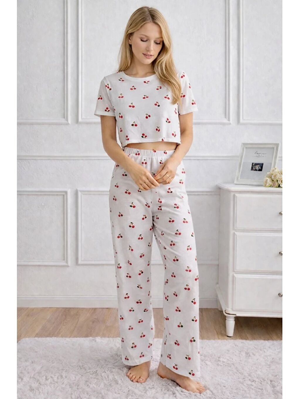 Kadın Beyaz Kiraz Desenli Alt Üst Pijama Takımı - Ev Giyimi-2