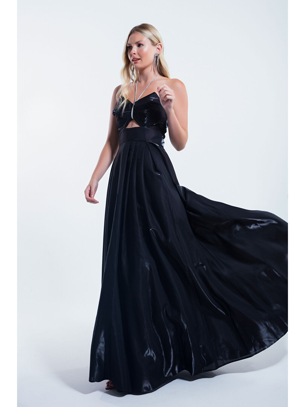 Kadın Siyah Taş Askılı Uzun Abiye Elbise