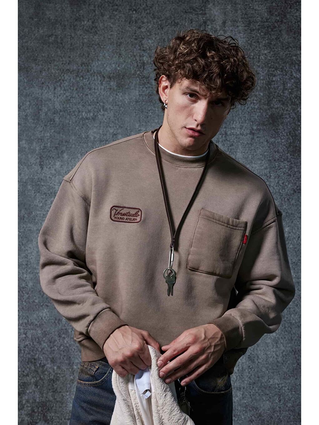 Erkek Bisiklet Yaka Cep Detaylı Sweatshirt Kahverengi-3