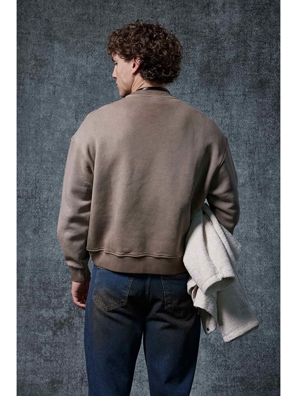 Erkek Bisiklet Yaka Cep Detaylı Sweatshirt Kahverengi-5