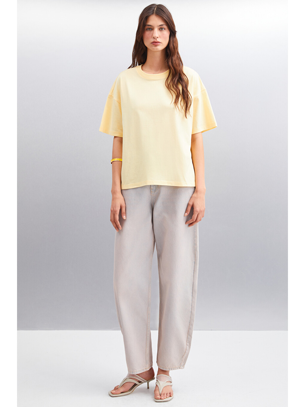 Sarı Jemmy Kadın %100 Organik Pamuk Relaxed Fit Yırtmaçlı Yuvarlak Yakalı SARI T-Shirt-1
