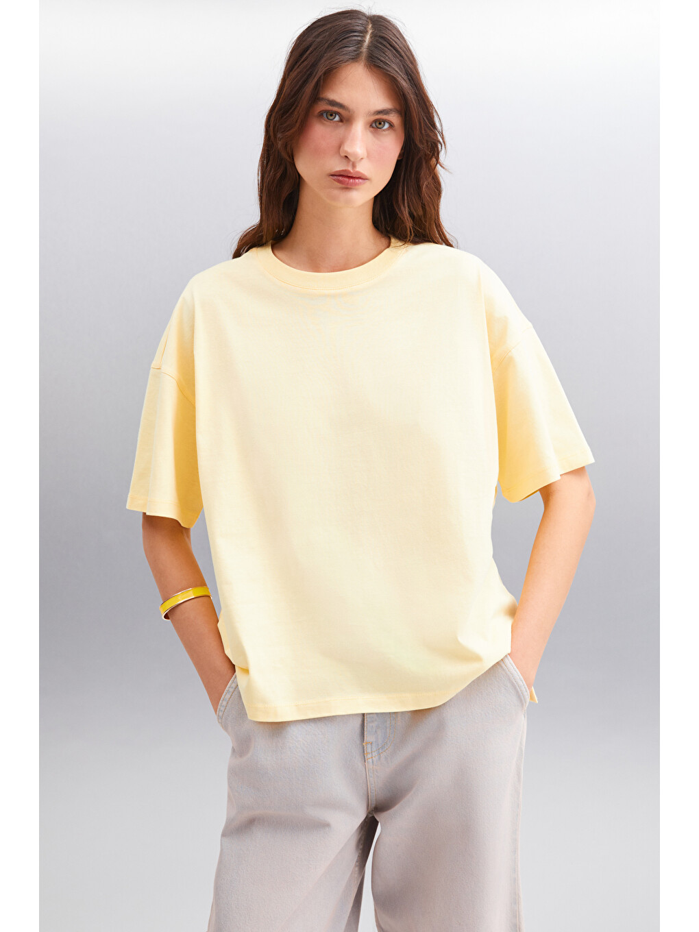 Sarı Jemmy Kadın %100 Organik Pamuk Relaxed Fit Yırtmaçlı Yuvarlak Yakalı SARI T-Shirt-2