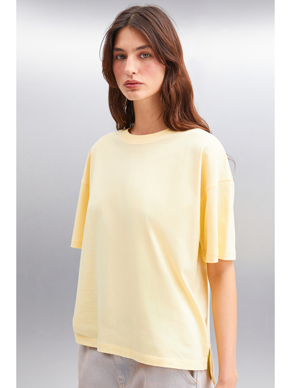 Sarı Jemmy Kadın %100 Organik Pamuk Relaxed Fit Yırtmaçlı Yuvarlak Yakalı SARI T-Shirt-3