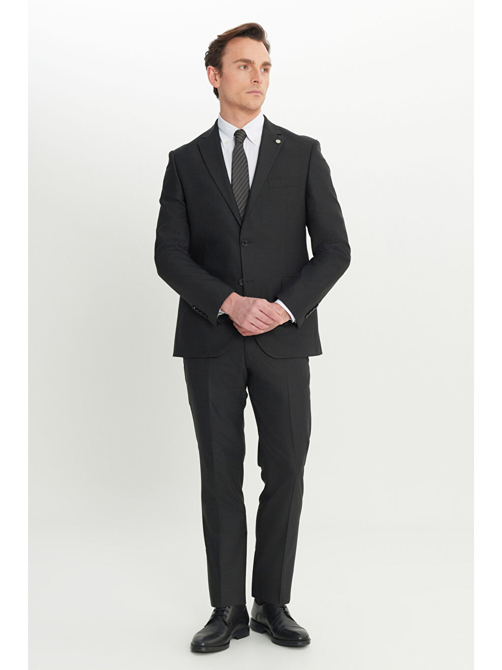 Erkek Siyah Yünlü Slim Fit Dar Kesim Mono Yaka Desenli Kapak Cepli Takım Elbise-1