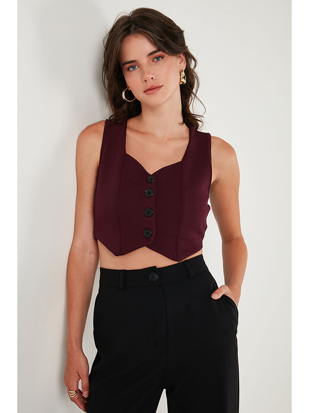 Bordo Slim Fit Kalp Yaka Düğmeli Kalın Askılı Kadın Crop Yelek 5865497-3