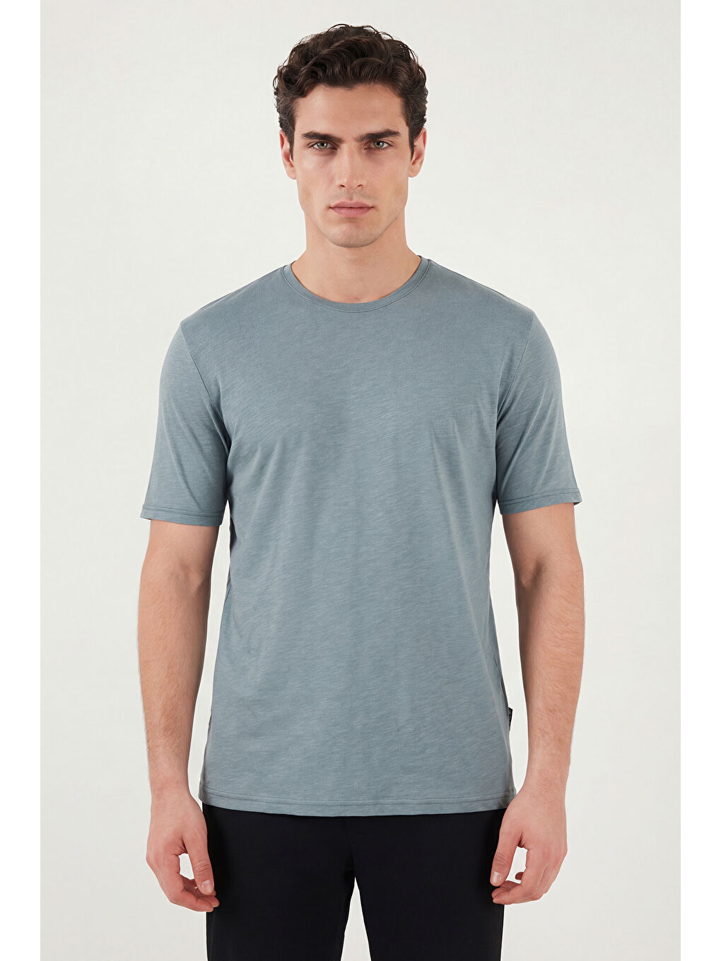 Mavi Bisiklet Yaka % 100 Pamuk Slim Fit Basic Erkek T Shirt 59020001-2