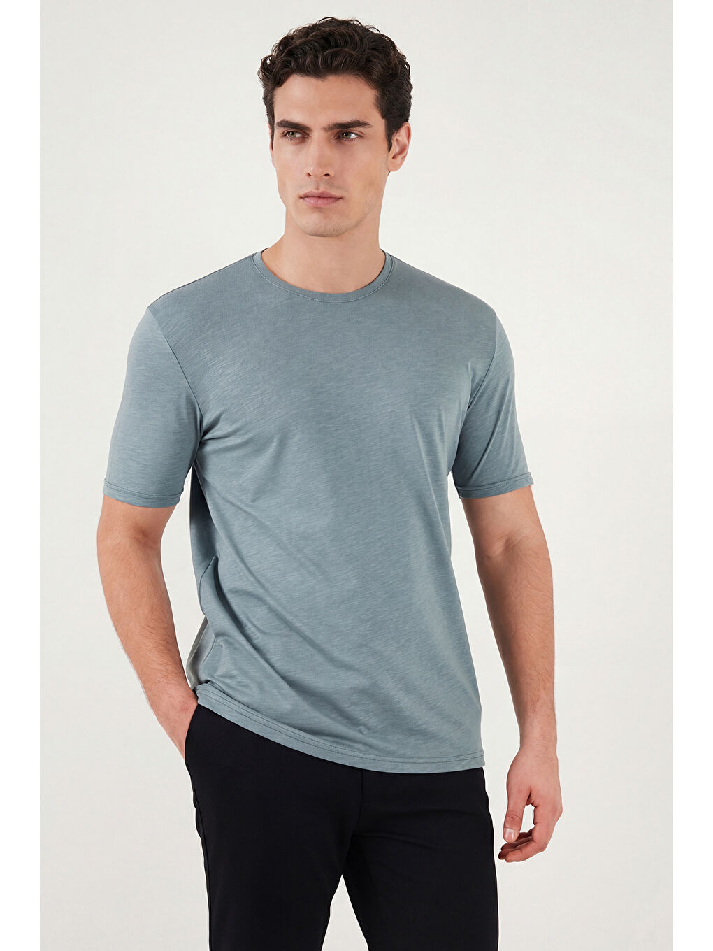 Mavi Bisiklet Yaka % 100 Pamuk Slim Fit Basic Erkek T Shirt 59020001-4
