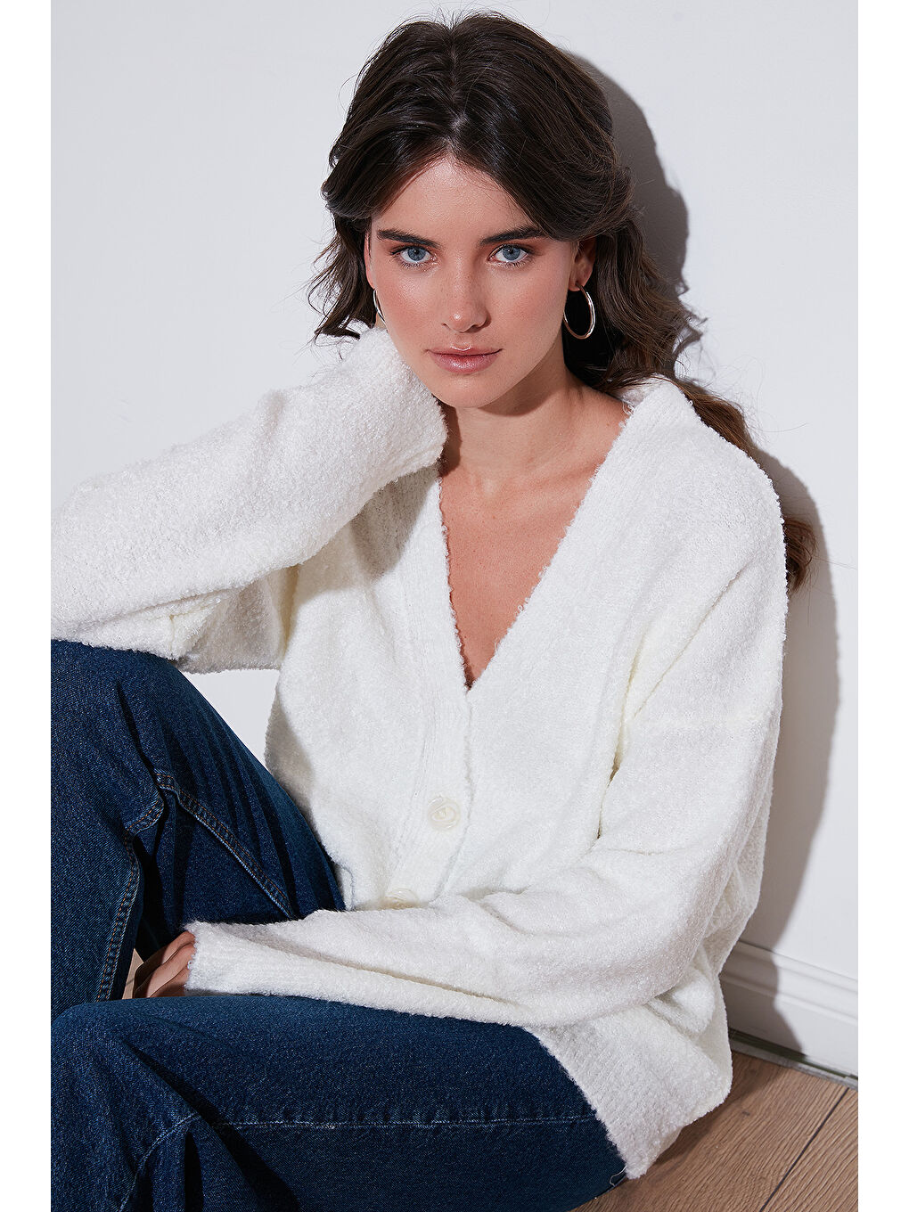 Bej Oversize Fit Düğmeli V Yaka Uzun Kollu Kadın Triko Hırka 4616232