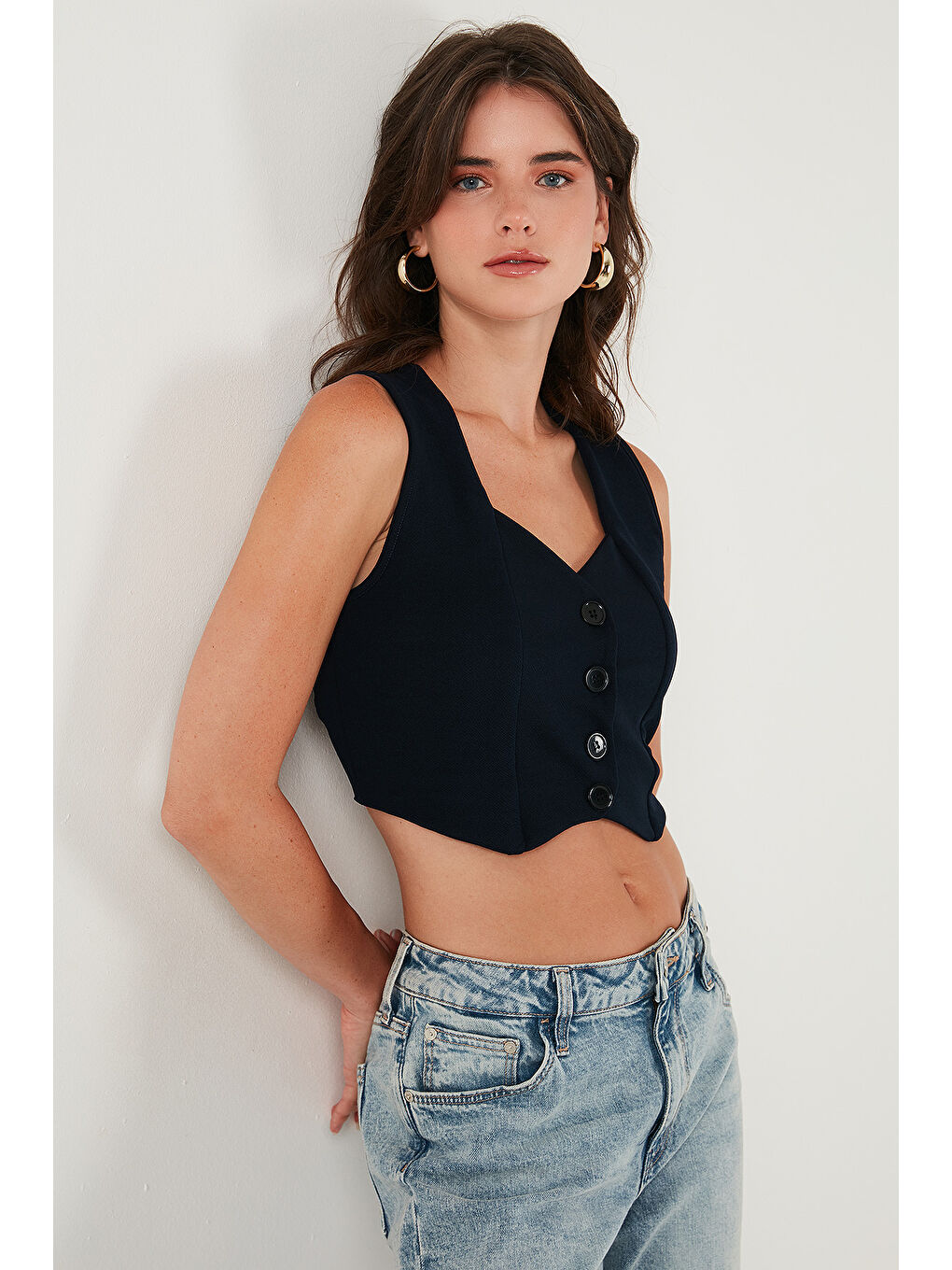 Lacivert Slim Fit Kalp Yaka Düğmeli Kalın Askılı Kadın Crop Yelek 5865497-2