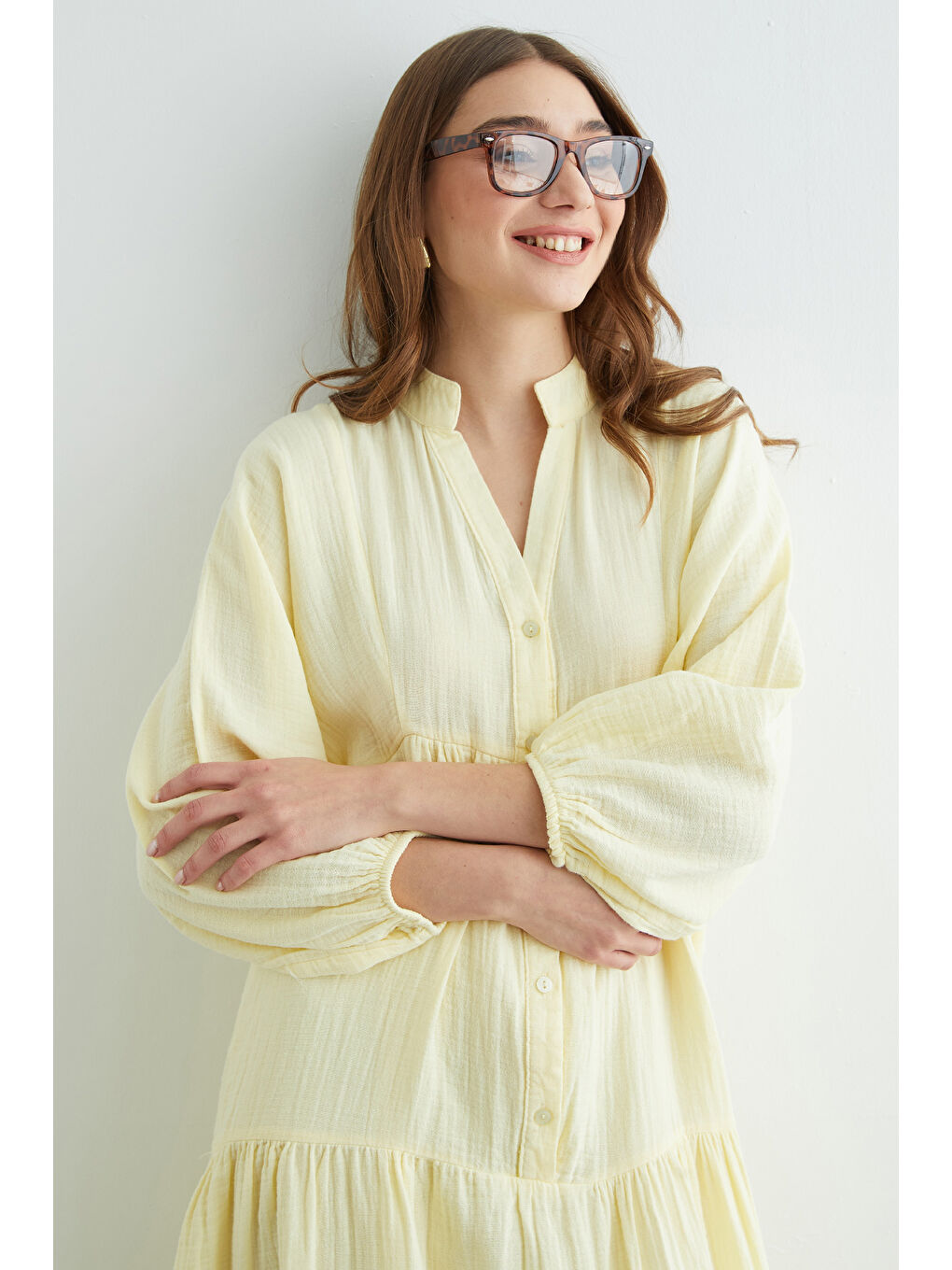 Sarı Fullamodest Yarım Düğmeli Hakim Yaka Müslin Elbise-4