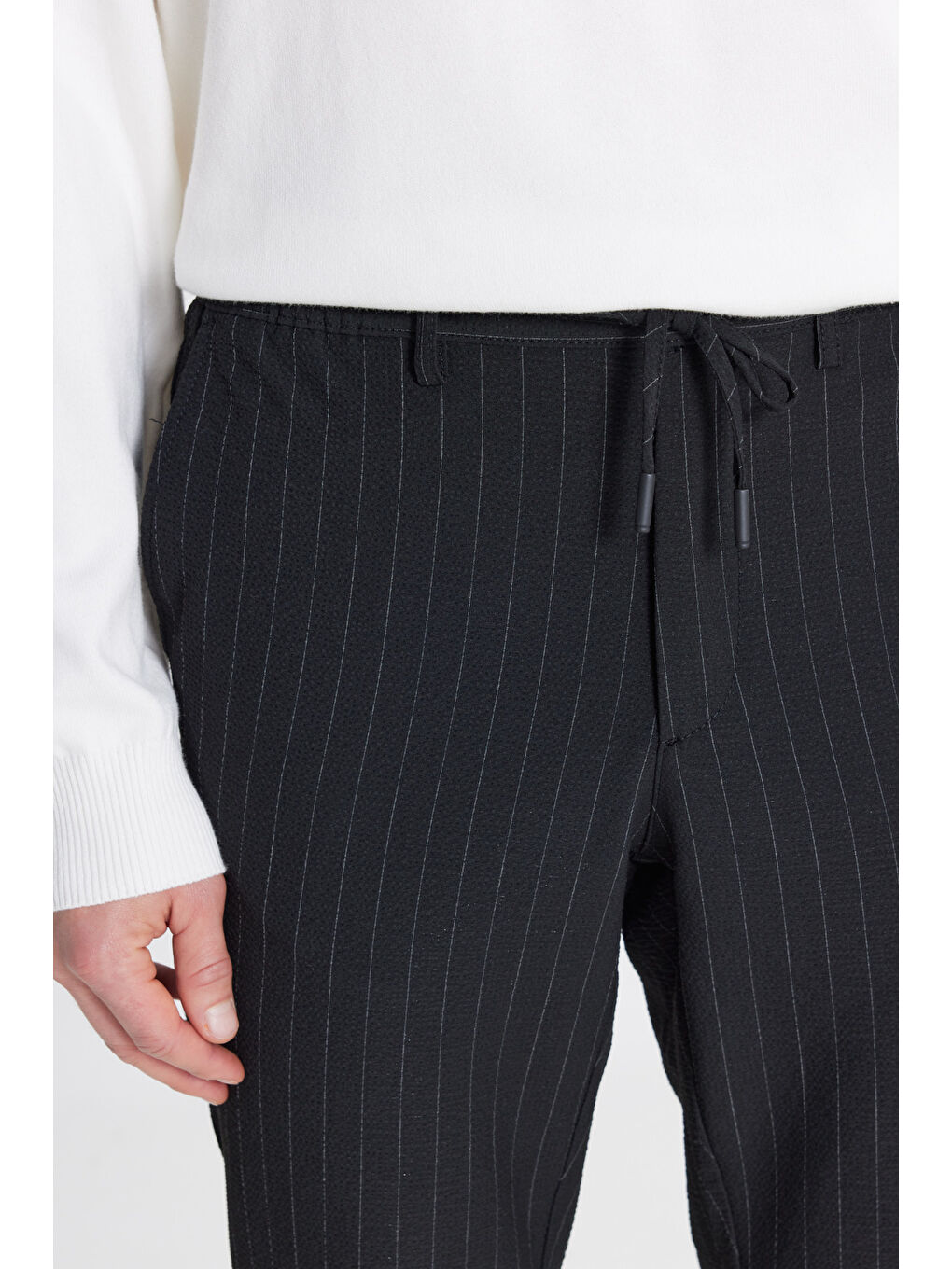 Erkek Siyah Yumuşak Dokulu Slim Fit Beli Bağlamalı Yan Cepli Gofre Desenli Pantolon-3