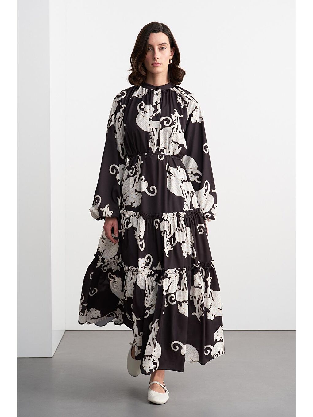 Floral Desenli Uzun Elbise Siyah