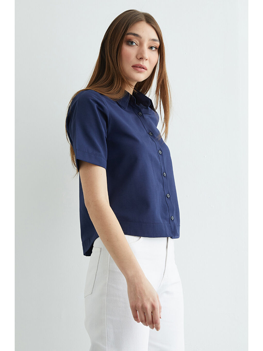 Lacivert Basic Kolu Ve Beli Manşetli Crop Gömlek-3