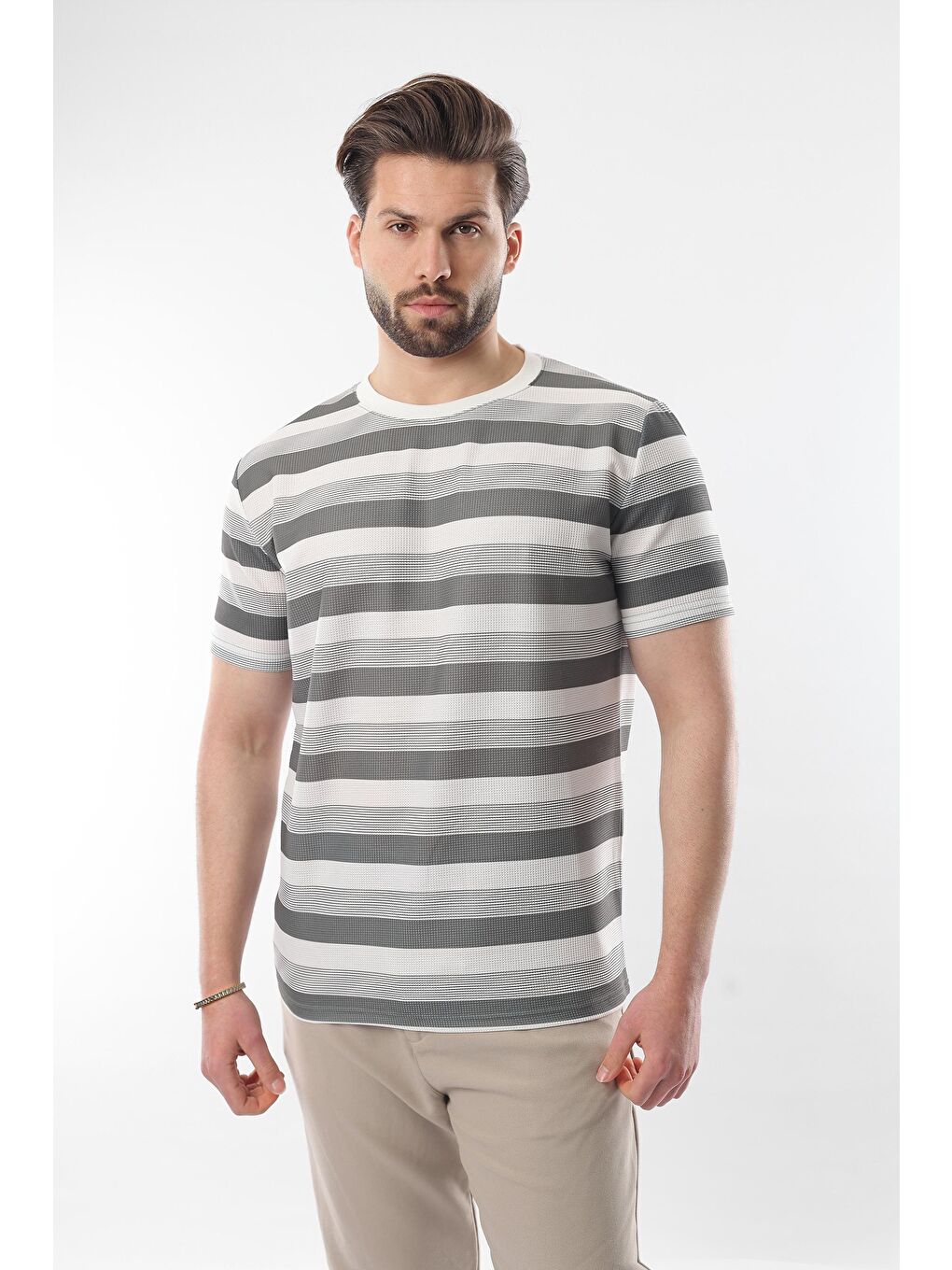 Haki Bisiklet Yaka Çizgili Erkek T-Shirt E7118