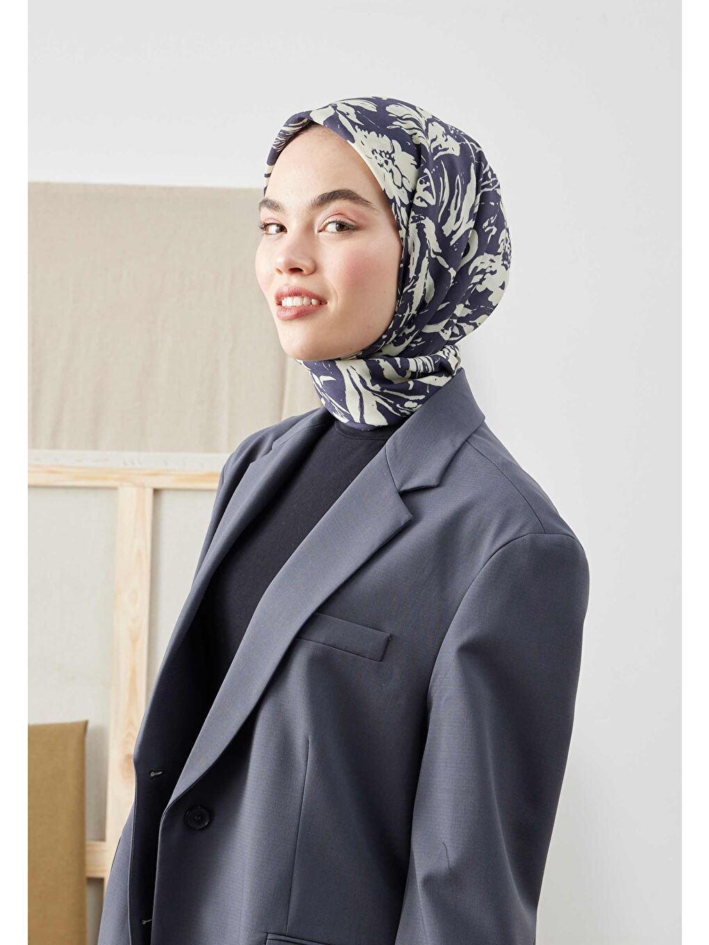 Vıolet Desen Pamuk İpek Eşarp Lacivert-1