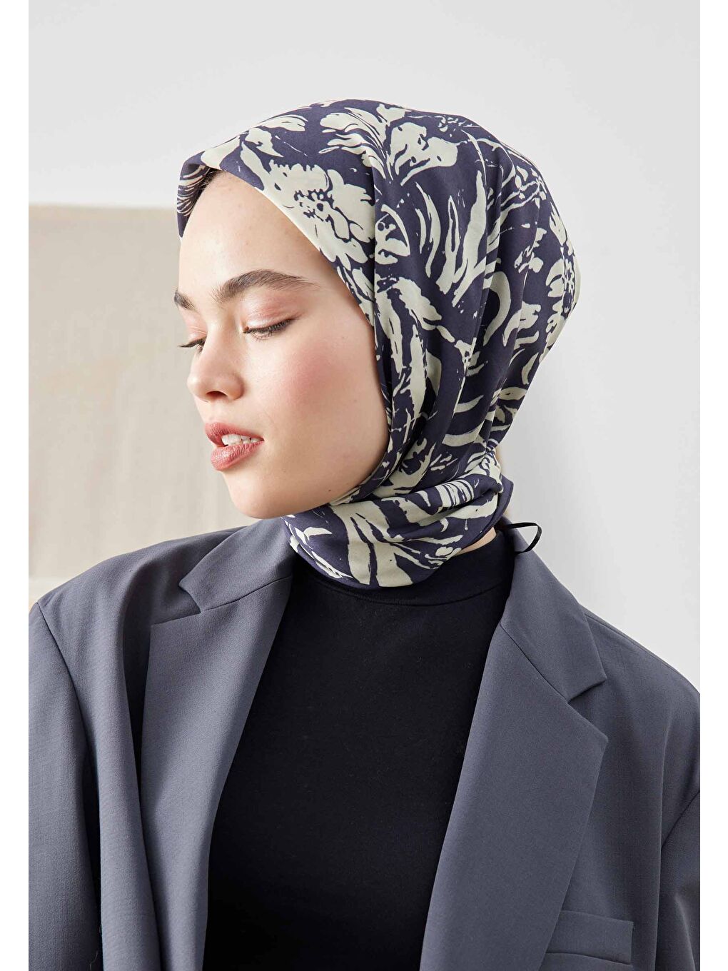 Vıolet Desen Pamuk İpek Eşarp Lacivert-2