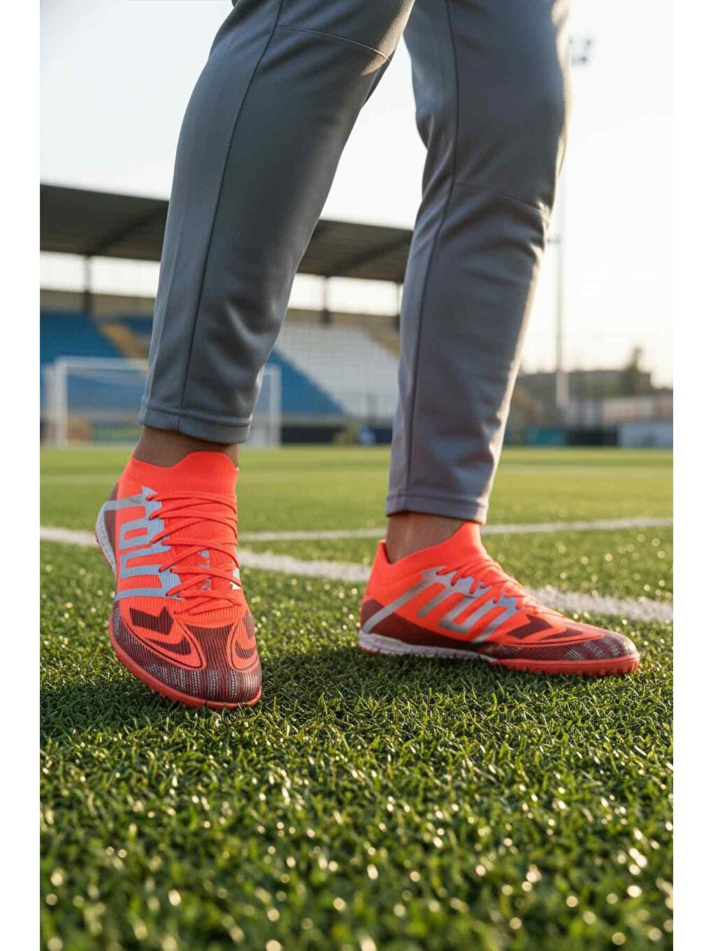 Kırmızı Gümüş Bağcıklı Erkek Halı Saha Ayakkabısı MH-252-149 M-2