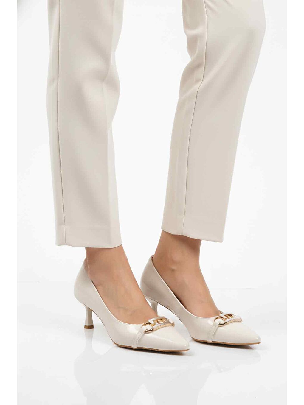 Beyaz İnce Kısa Topuklu Kadın Abiye Ayakkabı 695029 Z