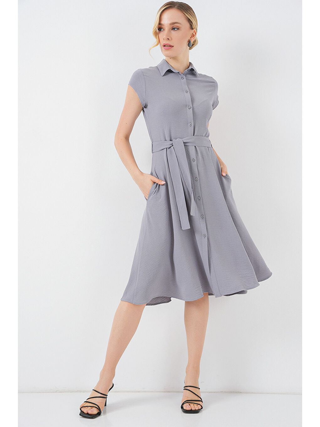 1677 Boydan Düğmeli Kuşaklı Elbise - Gri-1