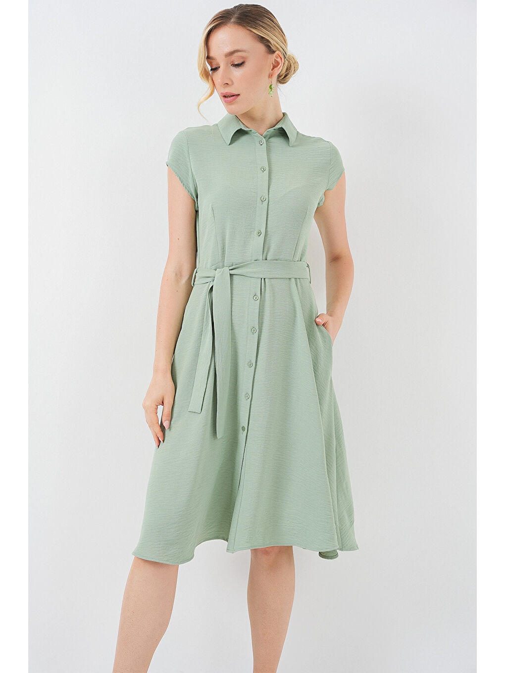 1677 Boydan Düğmeli Kuşaklı Elbise - E.Yeşil-1