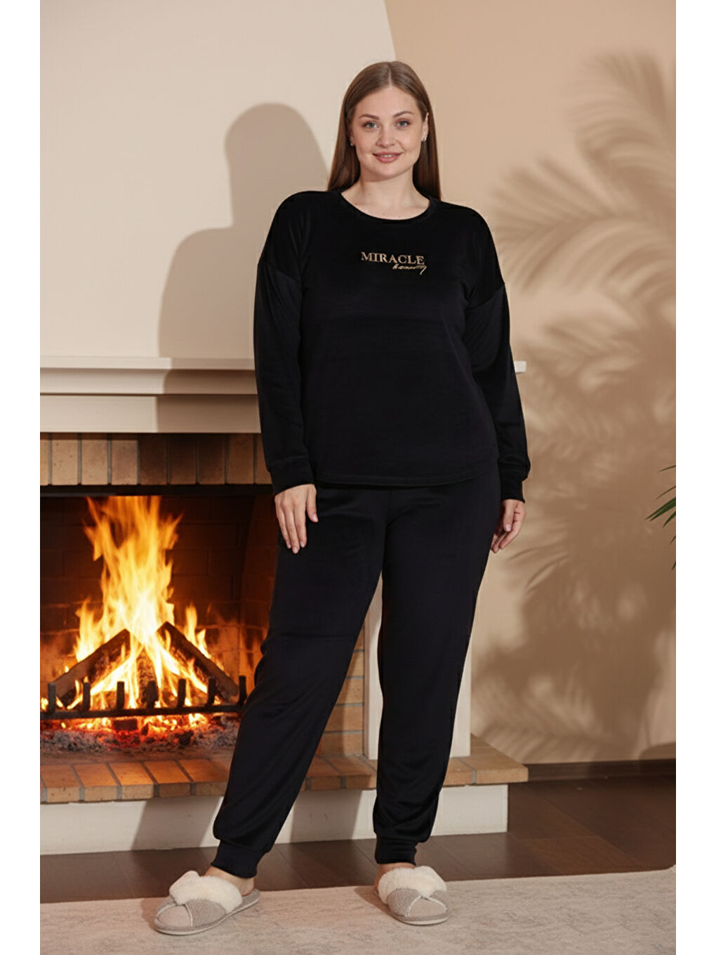 Büyük Beden Kadın Kadife Baskılı Pijama Takım 25394 Siyah