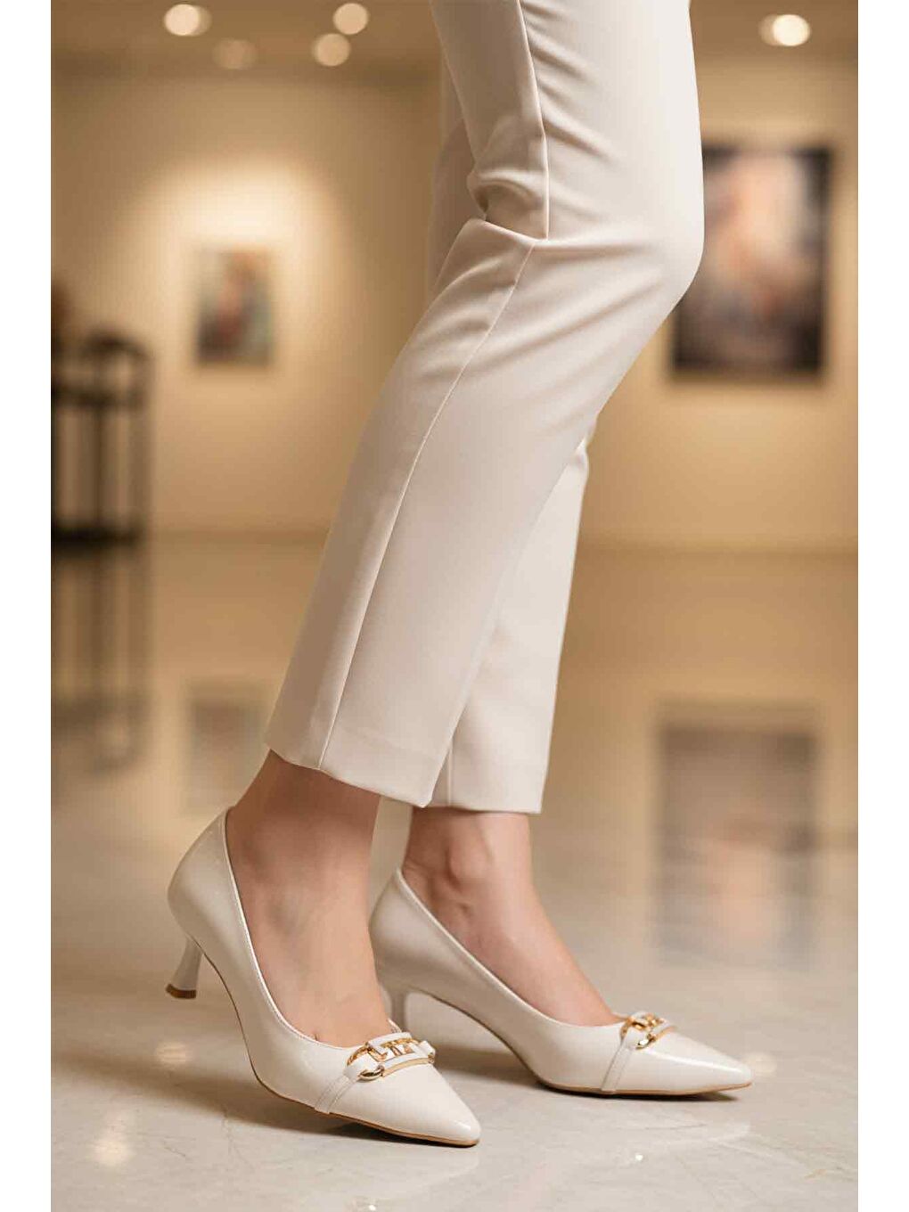 Beyaz İnce Kısa Topuklu Kadın Abiye Ayakkabı 695029 Z-2