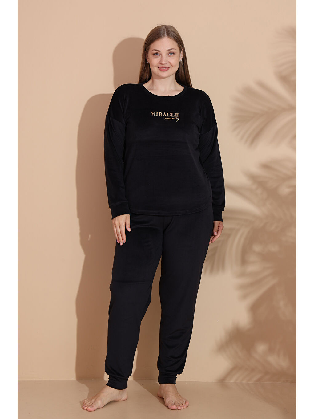 Büyük Beden Kadın Kadife Baskılı Pijama Takım 25394 Siyah-2