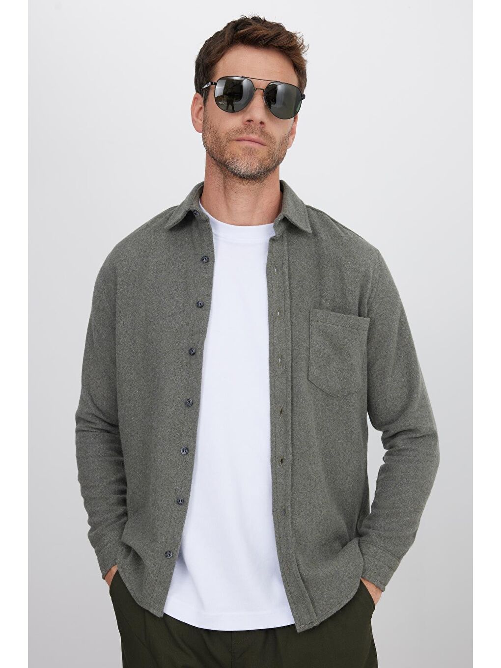 Erkek Regular Fit Klasik Kesim Düz Cepli Haki Oduncu Gömlek-3
