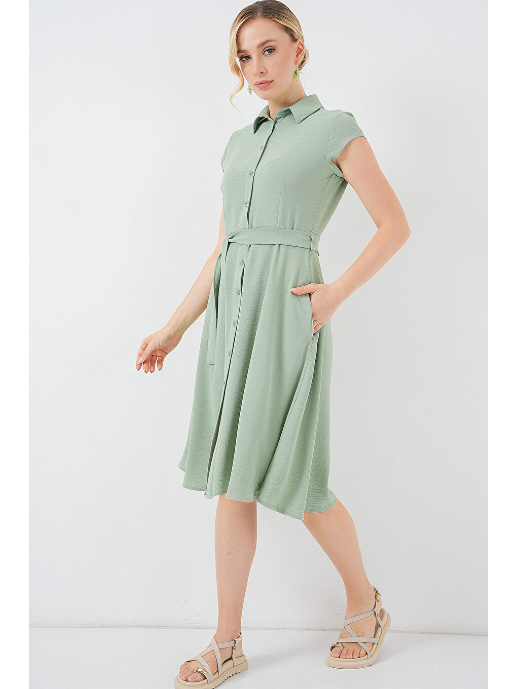 1677 Boydan Düğmeli Kuşaklı Elbise - E.Yeşil-3