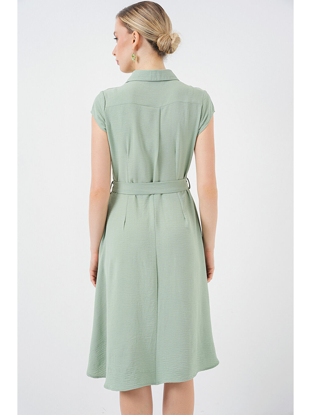 1677 Boydan Düğmeli Kuşaklı Elbise - E.Yeşil-5