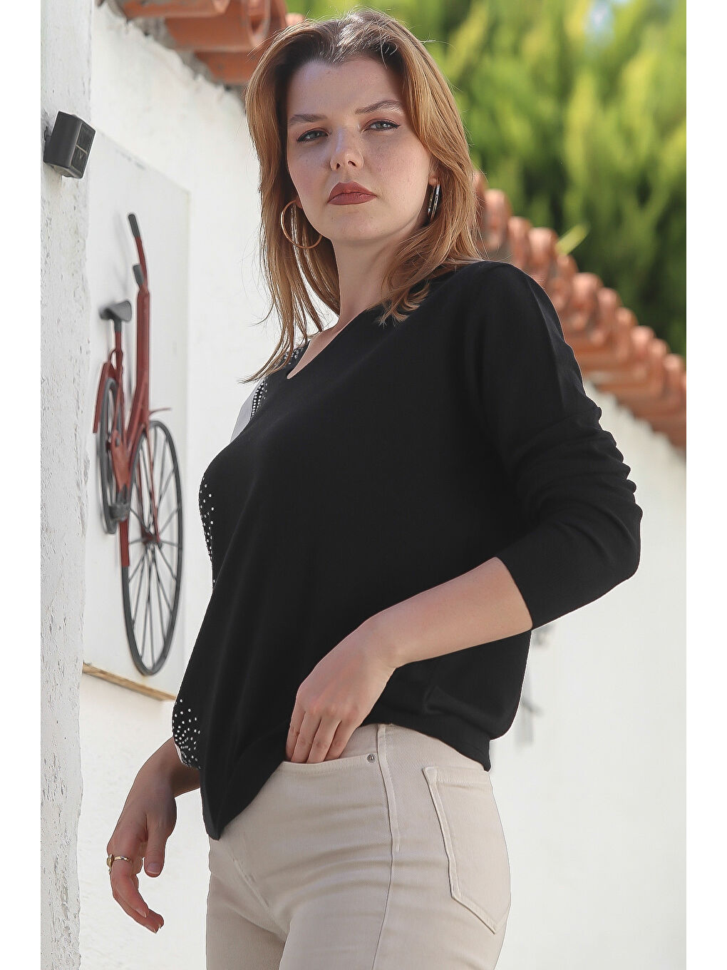 Siyah-Bej V Yaka Uzun Kol Taşlı Casual Triko Kazak 65 60-3