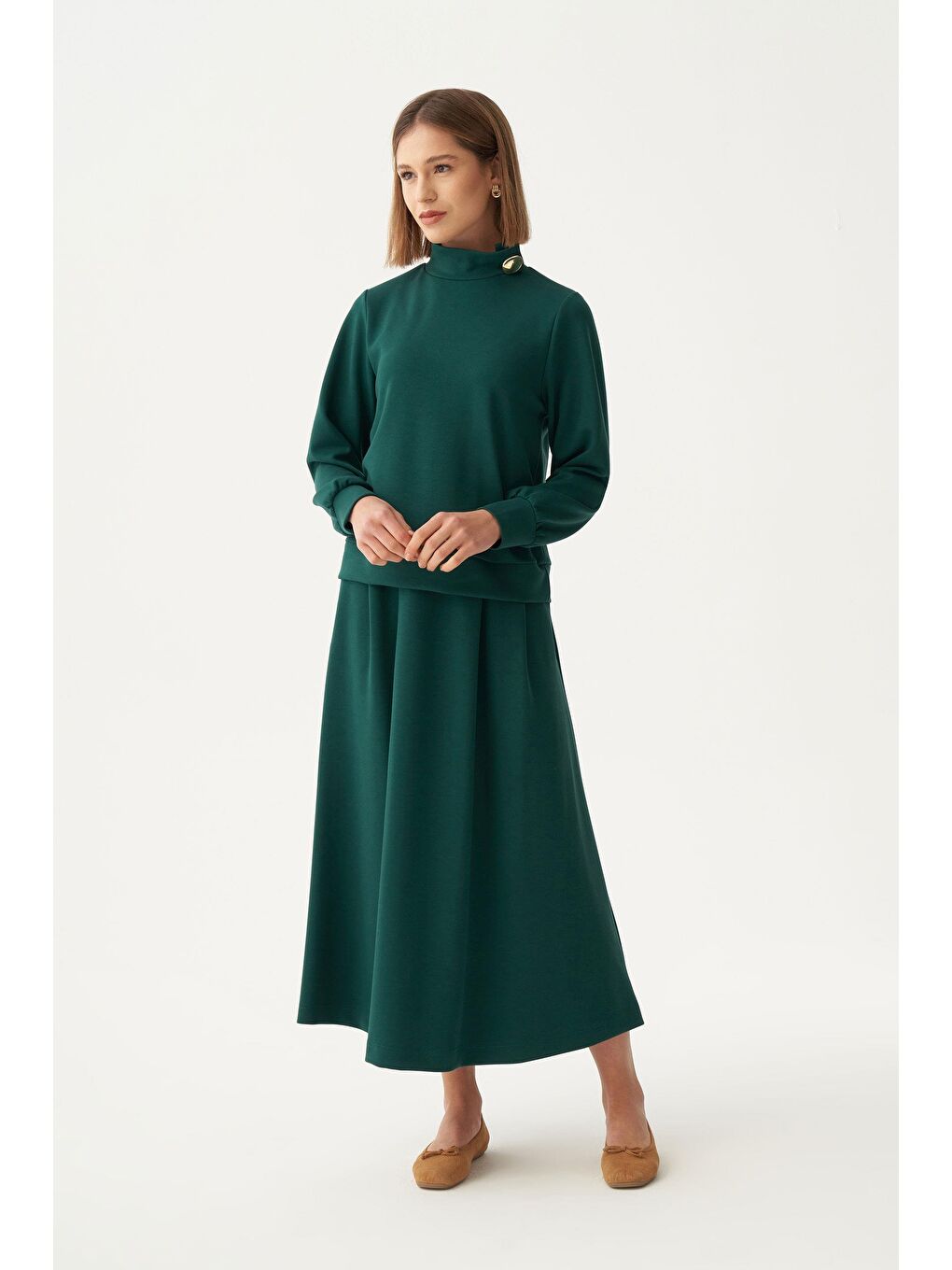 Yeşil Zümrüt-Yumuşak Dokulu Gold Düğmeli Etekli Takım