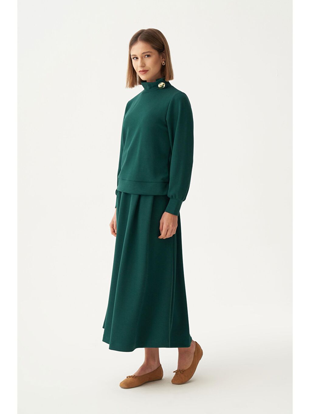 Yeşil Zümrüt-Yumuşak Dokulu Gold Düğmeli Etekli Takım-1