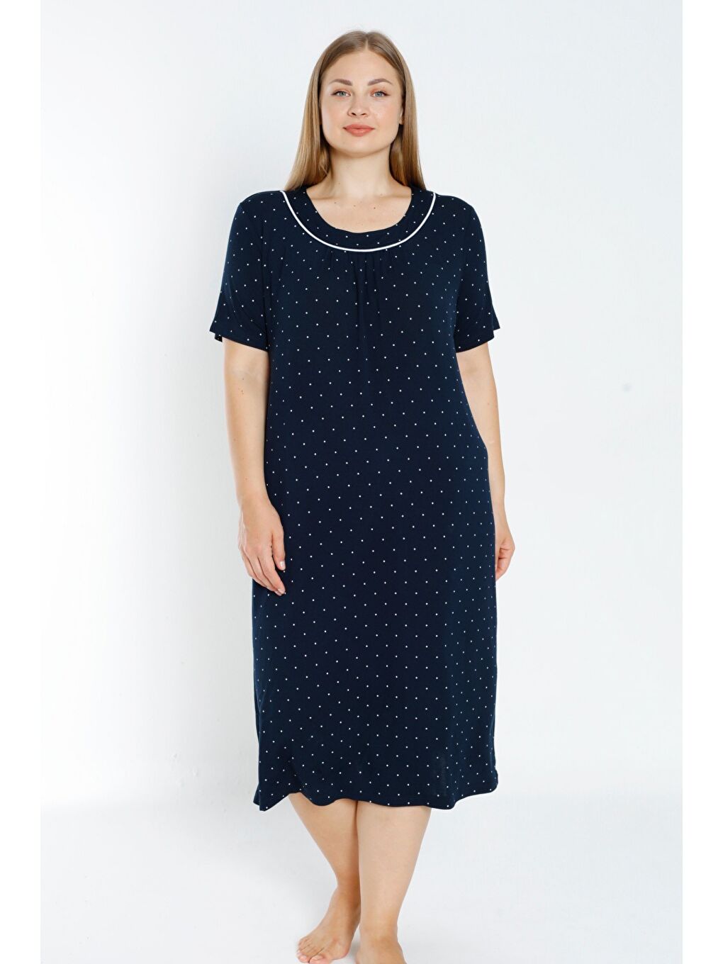 Lacivert Puantiyeli Biyeli Kısa Kollu Esnek Viskon Büyük Beden Gecelik