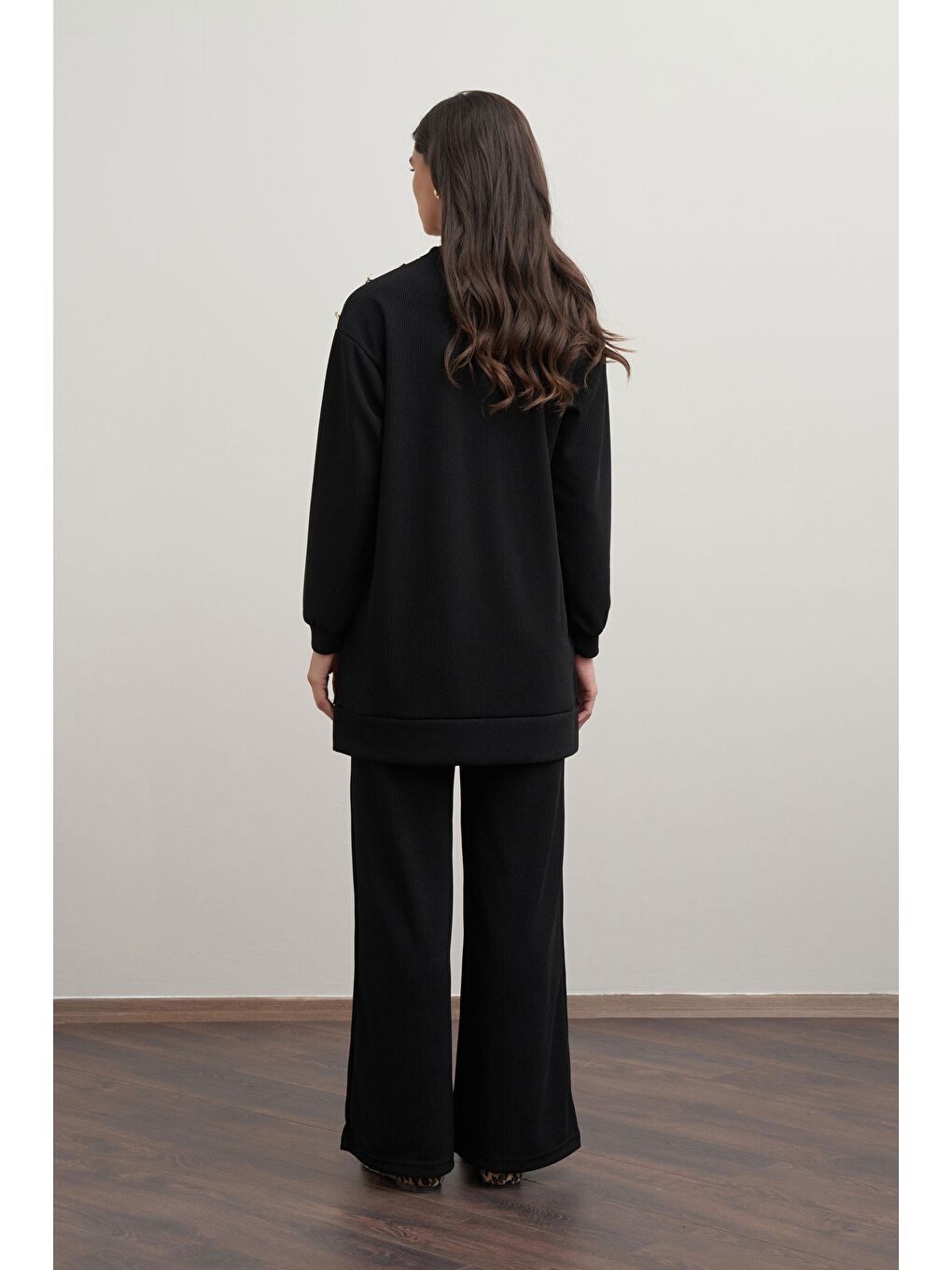 Siyah-Fitilli Dökümlü Pantolonlu Takım-2