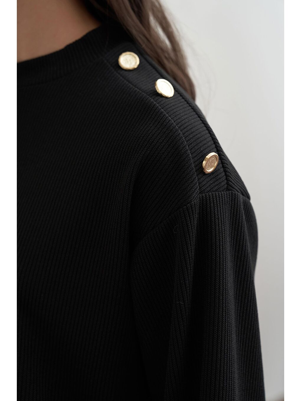 Siyah-Fitilli Dökümlü Pantolonlu Takım-4