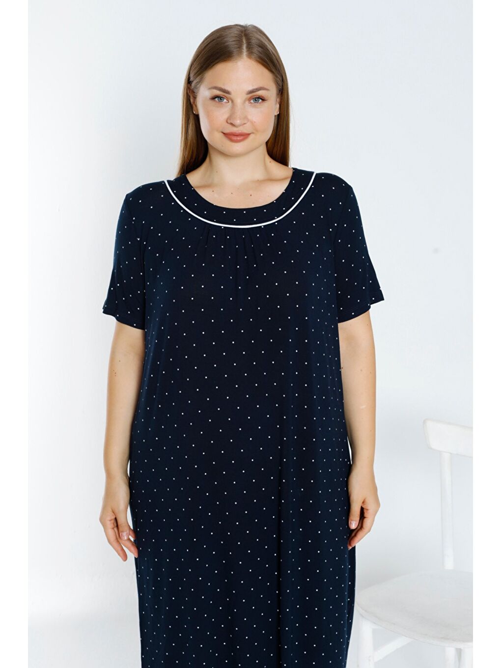 Lacivert Puantiyeli Biyeli Kısa Kollu Esnek Viskon Büyük Beden Gecelik-2