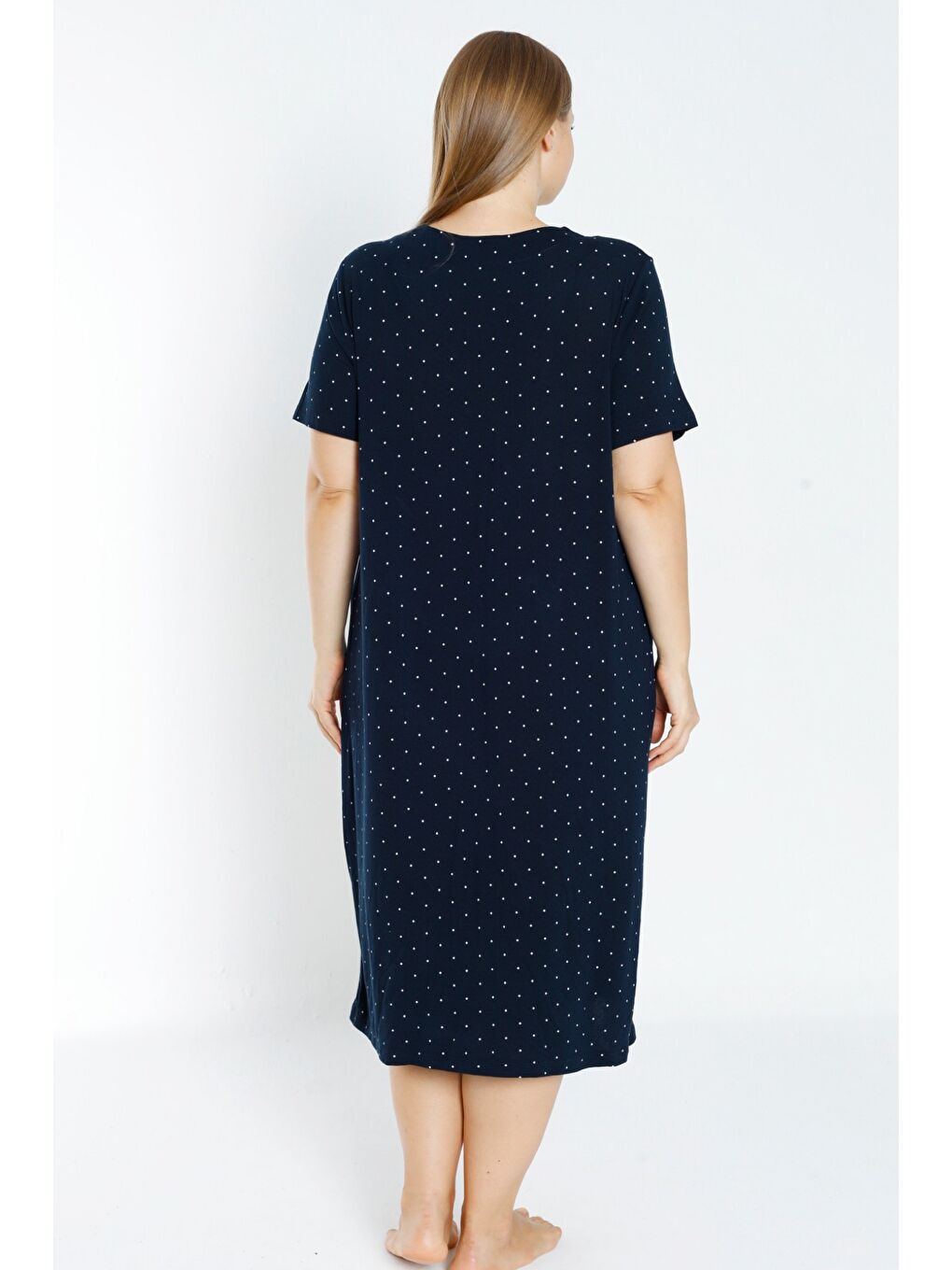 Lacivert Puantiyeli Biyeli Kısa Kollu Esnek Viskon Büyük Beden Gecelik-4