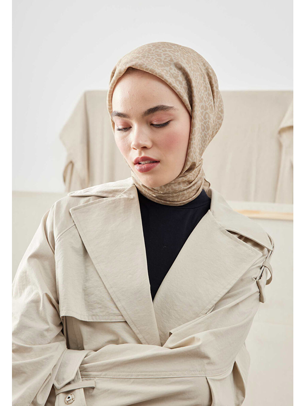 Leopar Desen Pamuk İpek Eşarp Bej-4