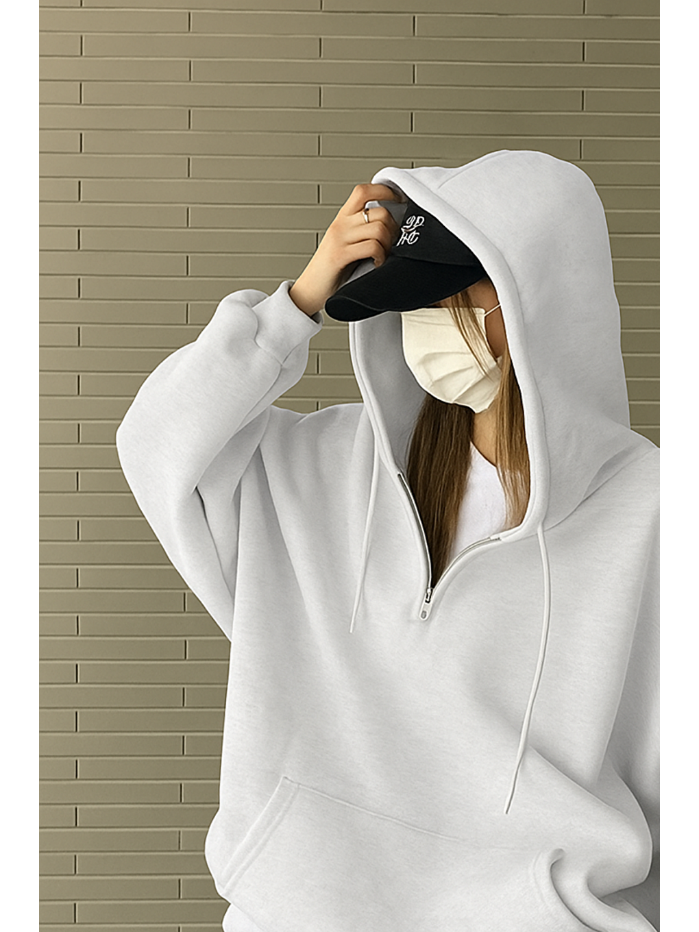 Kadın Beyaz Oversize Kapüşonlu Önü Fermuarlı Yumuşak Kumaş Sweatshirt-1