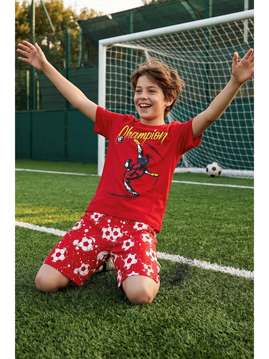 Kırmızı Erkek Çocuk Champion Futbol Baskılı Şort Alt - Üst Takım-1