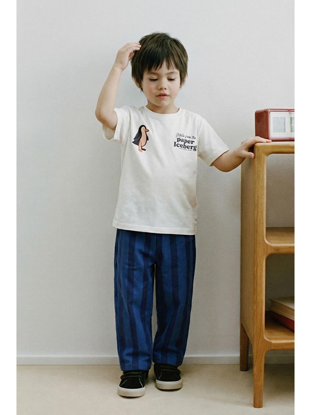 Karışık Çocuk Pamuklu Beyaz Baskılı T-Shirt Ve Lacivert Pantolon Takım