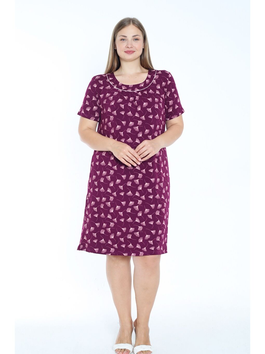 Mor Büyük Beden Desenli Kısa Kollu Biyeli Esnek Viskon Gecelik-3