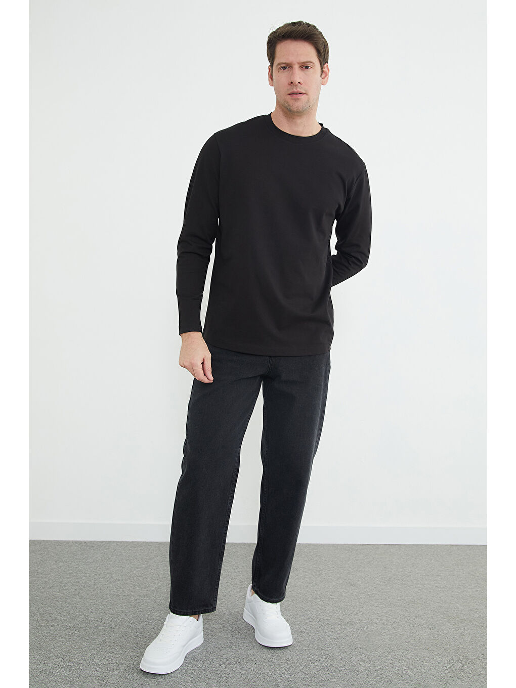 Siyah Basic Bisiklet Yaka Sweatshirt-2