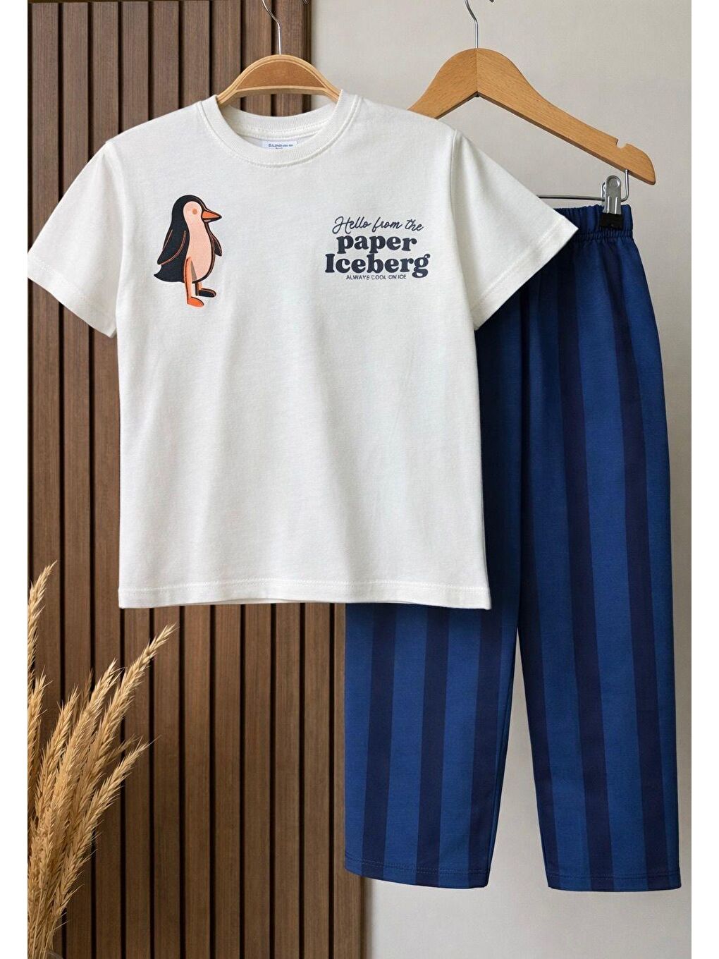 Karışık Çocuk Pamuklu Beyaz Baskılı T-Shirt Ve Lacivert Pantolon Takım-2