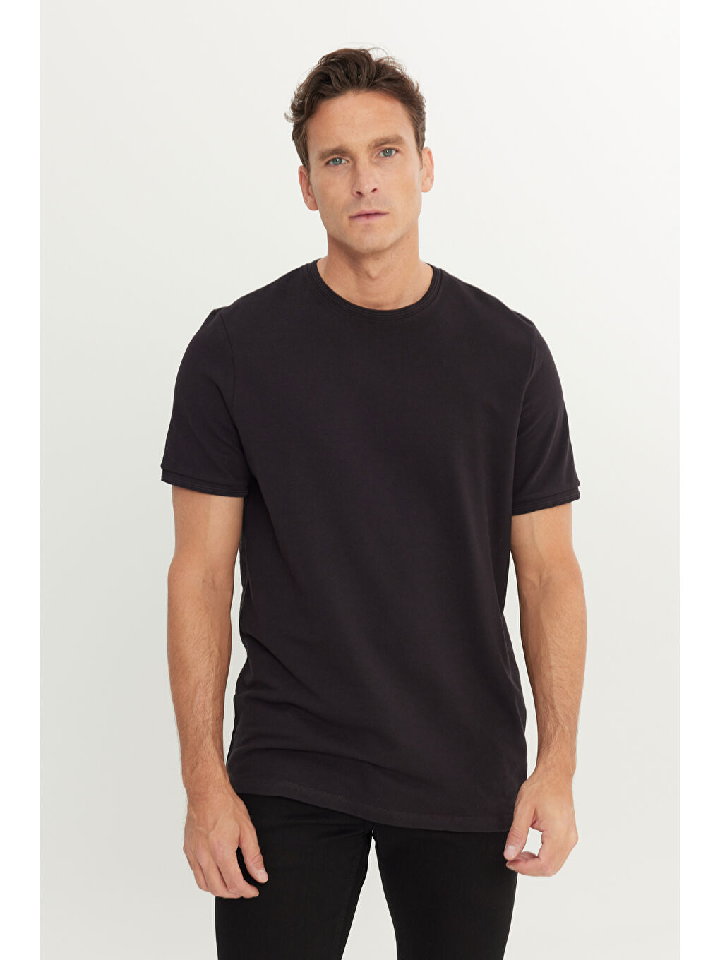 Erkek Siyah %100 Pamuk Slim Fit Dar Kesim Bisiklet Yaka Tişört-2