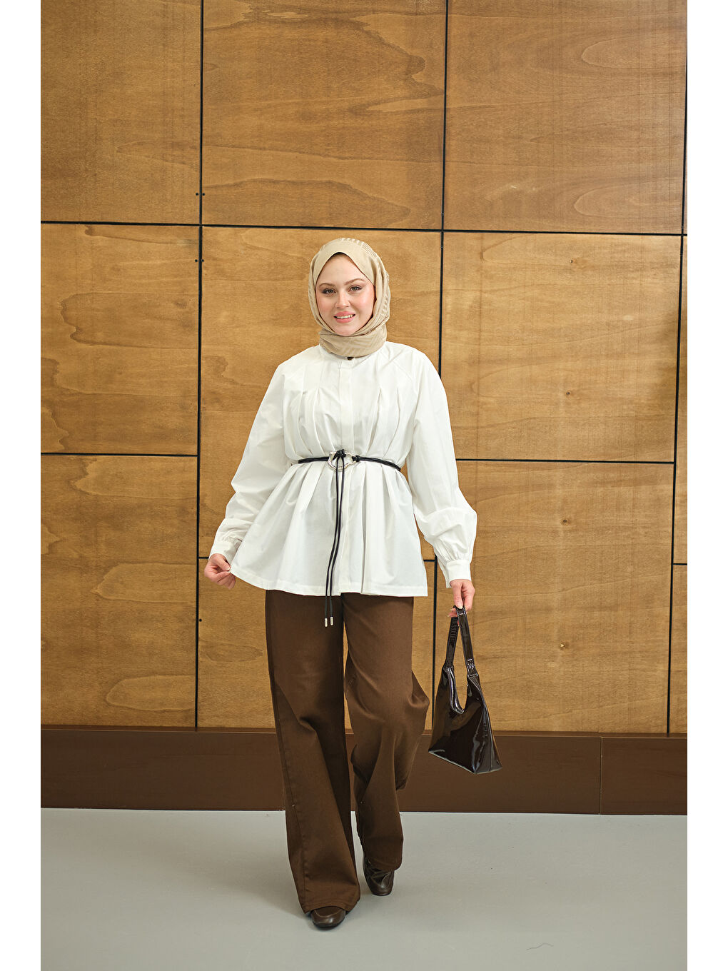 Kadın Hakim Yaka Pile Detay Çiçek Düğmeli Deri İp Kemerli Regular Poplin Gömlek Beyaz-2