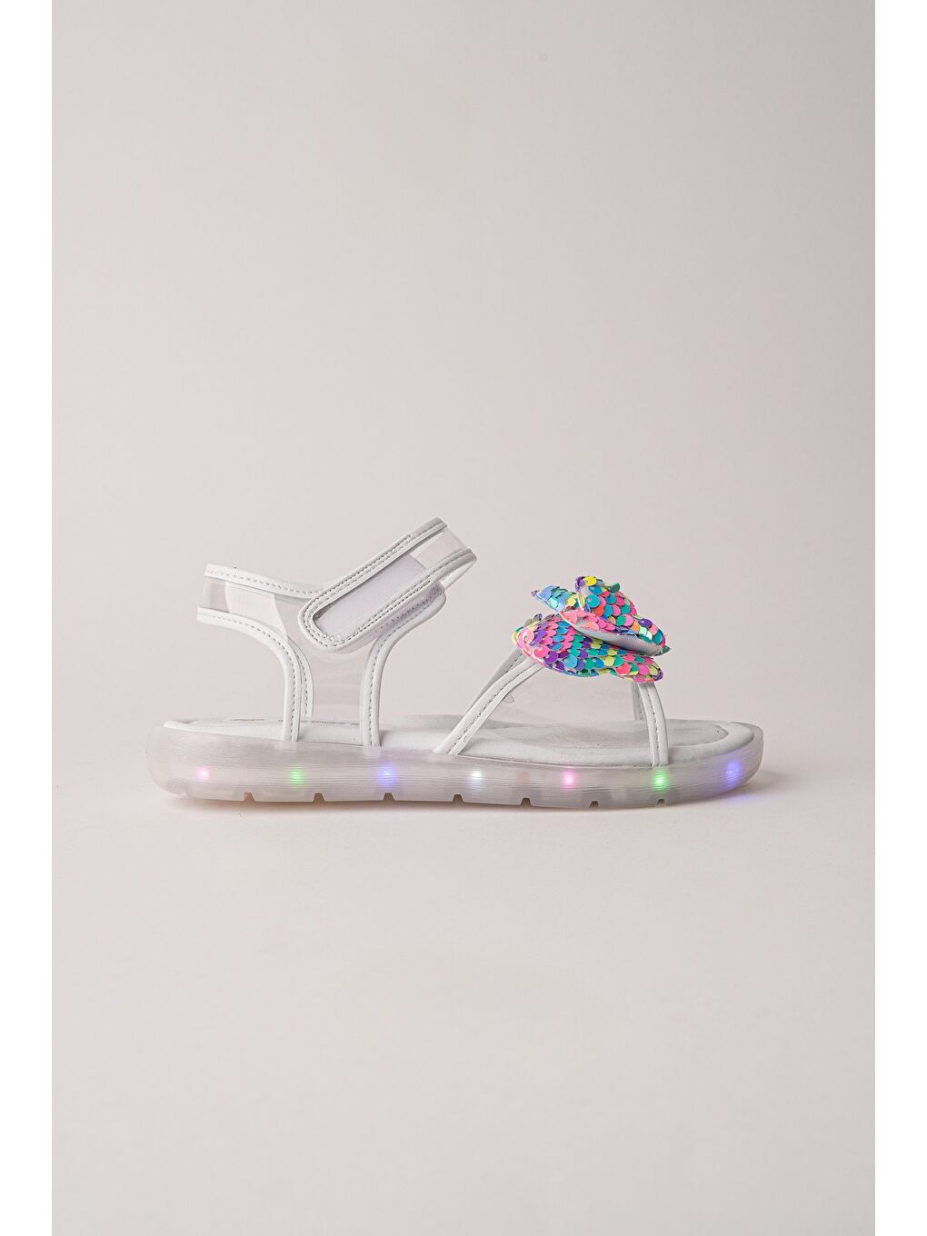 Beyaz PİCKLES Pullu Kelebek Detaylı Cırtlı Şeffaf Kız Çocuk Sandalet